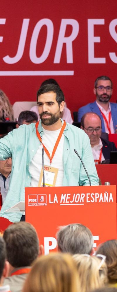 Juventudes Socialistas reivindica la España abierta de las verbenas frente a la “rancia y clasista” de los reservados.