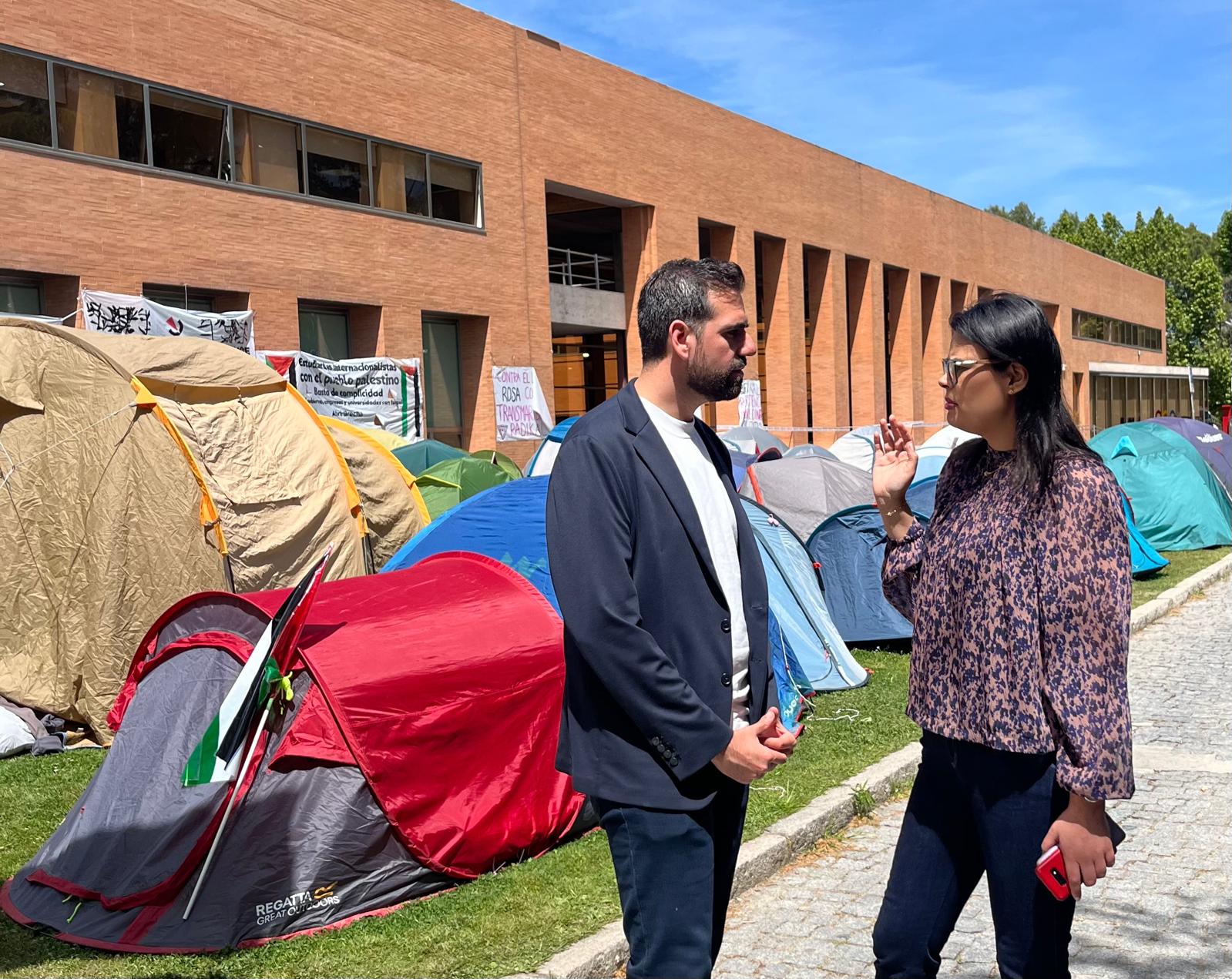 Visita a las acampadas por Palestina con la IUSY